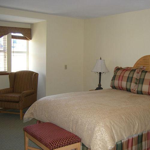 The Blackbird Lodge Leavenworth Room photo